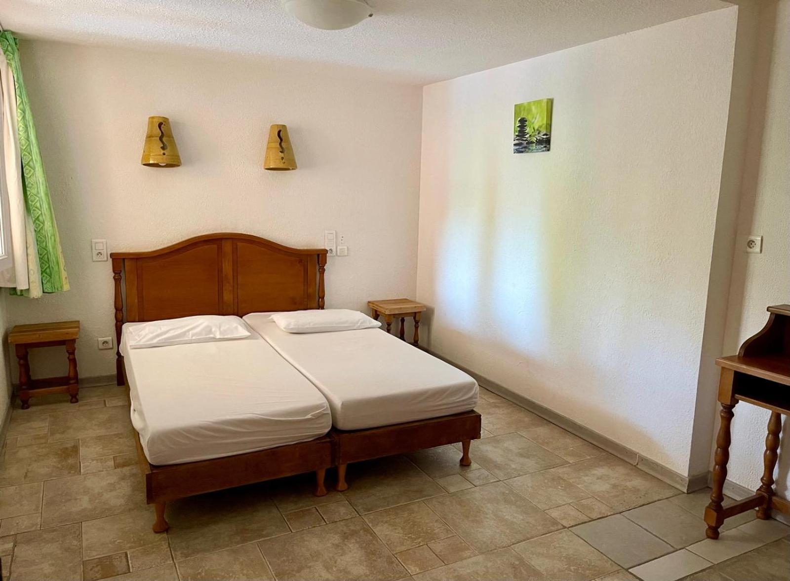 Apart'Hotel Les 4 Sources Corbes Exterior photo
