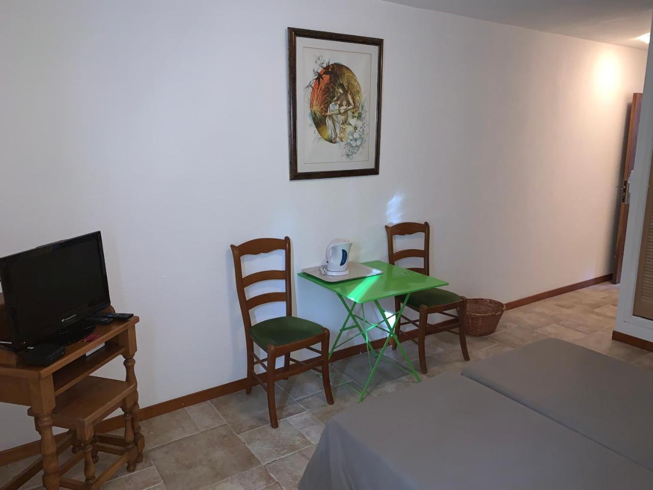 Apart'Hotel Les 4 Sources Corbes Exterior photo